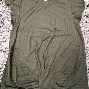 Time and Tru Olive Short‎ Sleeve Top
